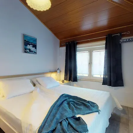 Nina Deluxe Superior 5 Star Apartment, Your Piece Of Heaven By The Sea & Park *