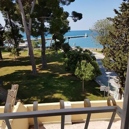 Nina Deluxe Superior 5 Star Apartment, Your Piece Of Heaven By The Sea & Park Lägenhet *