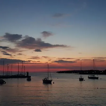 Nina Deluxe Superior 5 Star Apartment, Your Piece Of Heaven By The Sea & Park Novigrad Istria